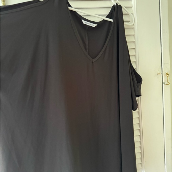 Black cold shoulder shirt - Picture 4 of 4